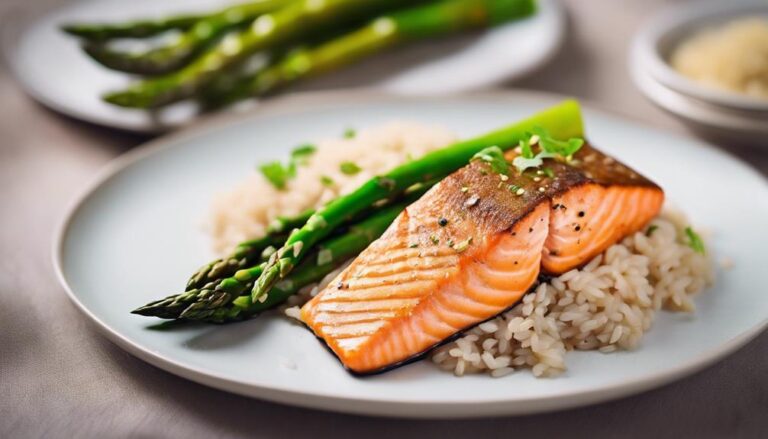 Lunch Sous Vide Salmon With Asparagus and Brown Rice for Endomorphs