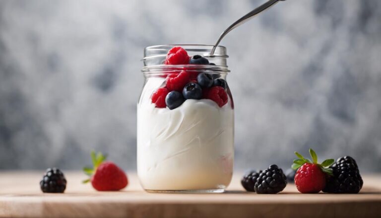 Snack Sous Vide Greek Yogurt With Berries for the 17 Day Diet